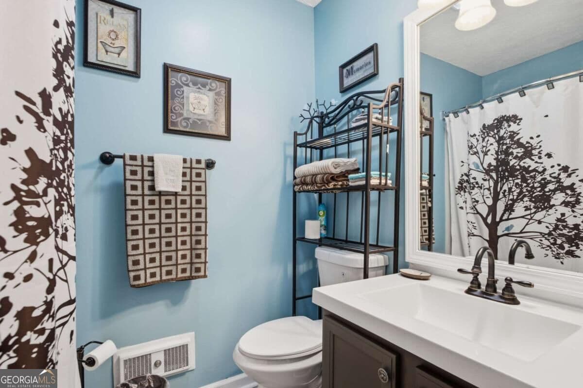 3 bedroom, 3.5 bathroom, 2,528 sq ft cabin,single family residence for sale at 624 Crippled Oak Trail, Jasper, GA 30143 — photo 8