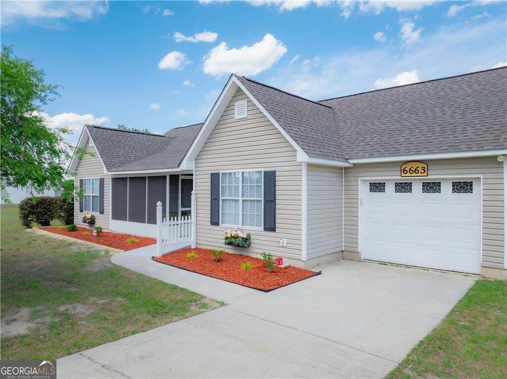 3 bedroom, 2 bathroom, 1,495 sq ft single family residence for sale at 6663 Pine Ridge Circle, Blackshear, GA 31516 — photo 2