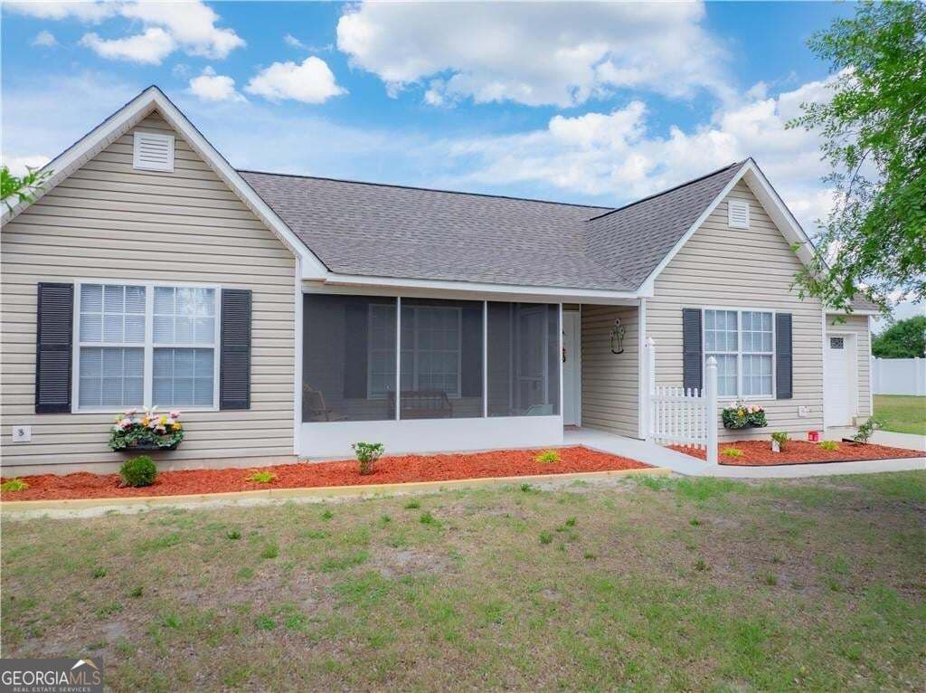 3 bedroom, 2 bathroom, 1,495 sq ft single family residence for sale at 6663 Pine Ridge Circle, Blackshear, GA 31516