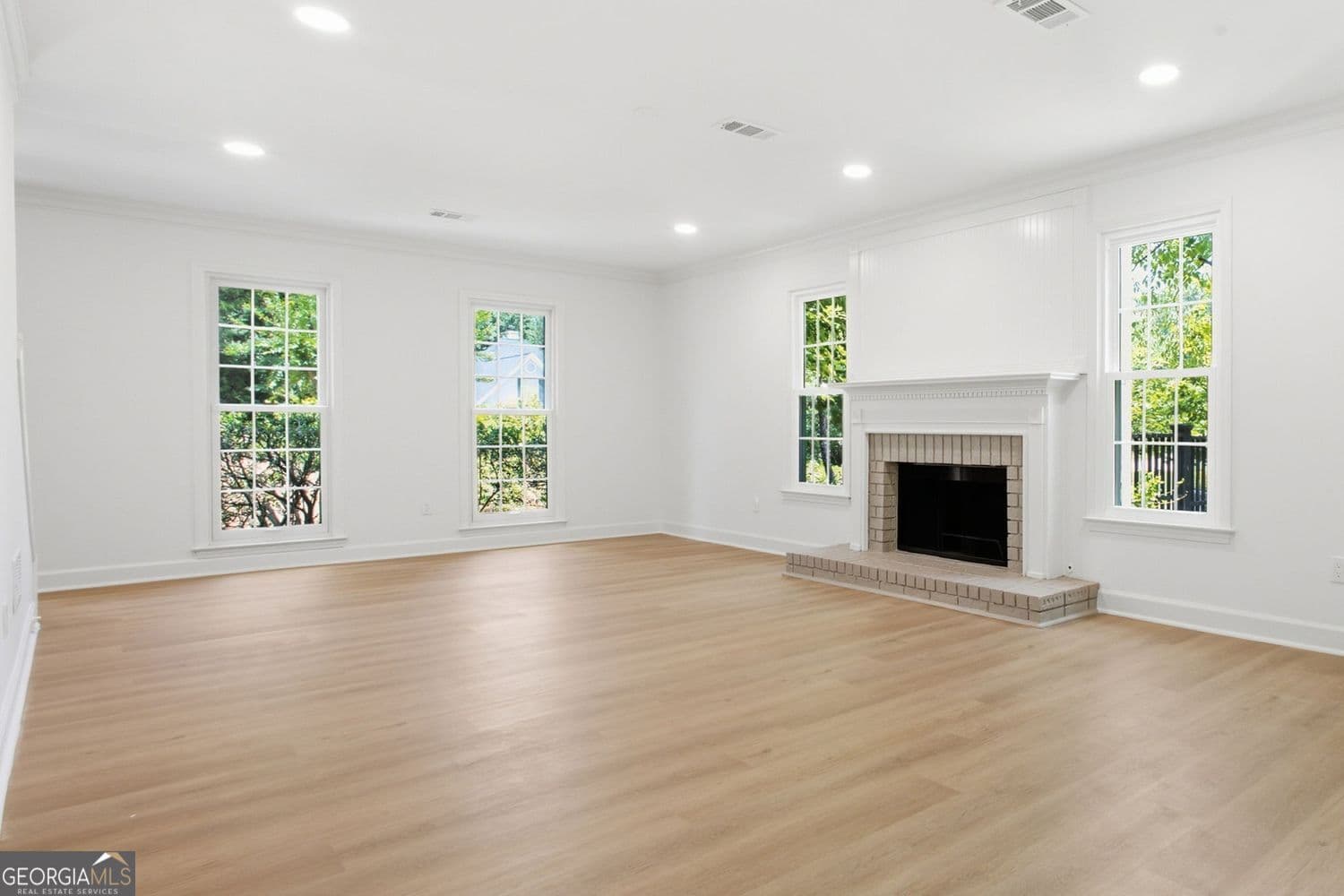 4 bedroom, 2.5 bathroom, 2,248 sq ft single family residence for sale at 9380 Grace Lake Drive, Douglasville, GA 30135 — photo 10