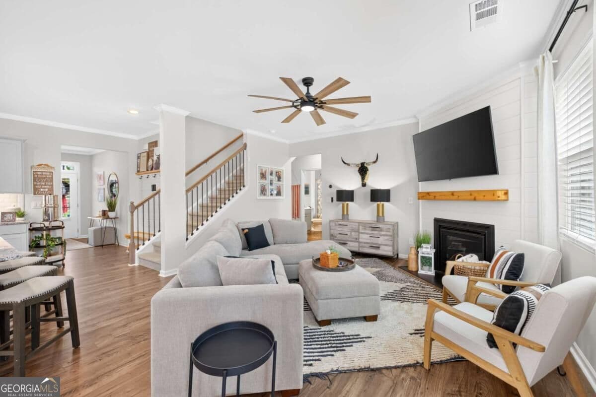 5 bedroom, 3 bathroom, 2,539 sq ft single family residence for sale at 6012 Screech Owl Drive, Flowery Branch, GA 30542 — photo 9