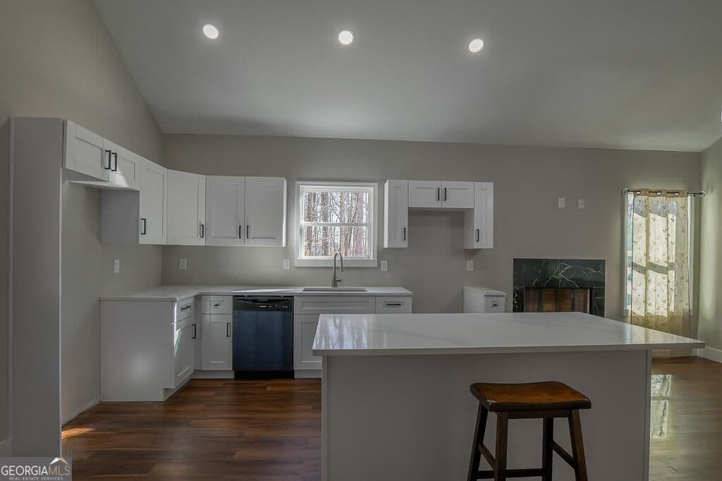 2 bedroom, 2 bathroom, 1,800 sq ft cabin,single family residence for sale at 1020 Riverbend Road, Commerce, GA 30530 — photo 6