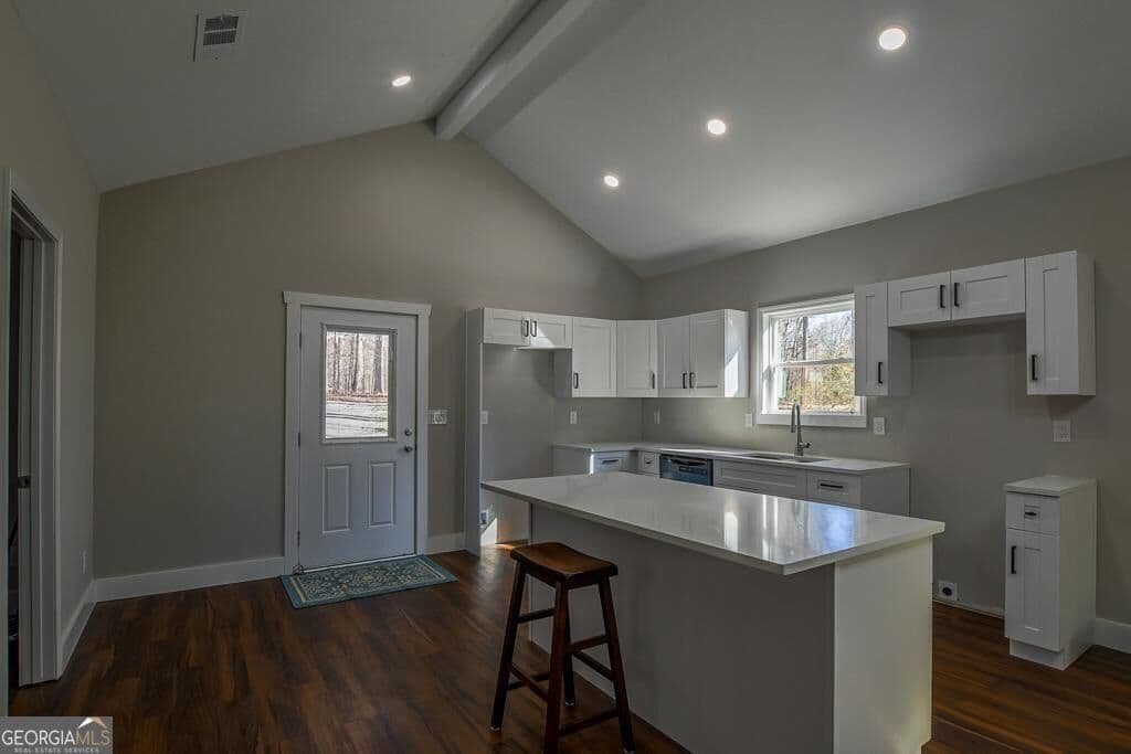 2 bedroom, 2 bathroom, 1,800 sq ft cabin,single family residence for sale at 1020 Riverbend Road, Commerce, GA 30530 — photo 7
