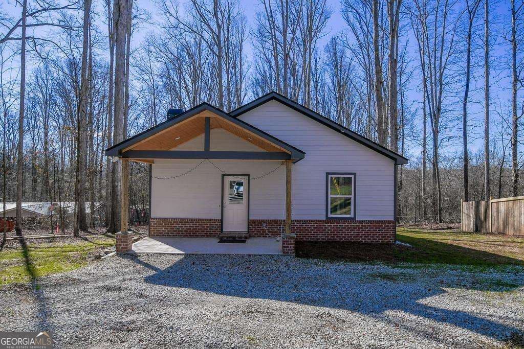 2 bedroom, 2 bathroom, 1,800 sq ft cabin,single family residence for sale at 1020 Riverbend Road, Commerce, GA 30530