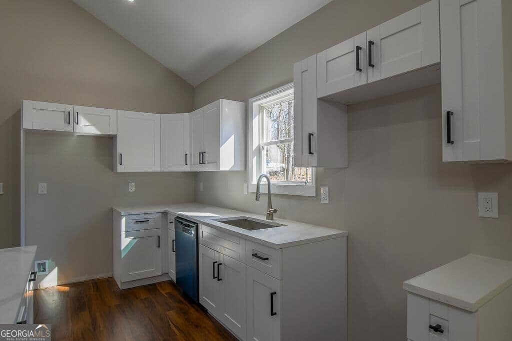 2 bedroom, 2 bathroom, 1,800 sq ft cabin,single family residence for sale at 1020 Riverbend Road, Commerce, GA 30530 — photo 10