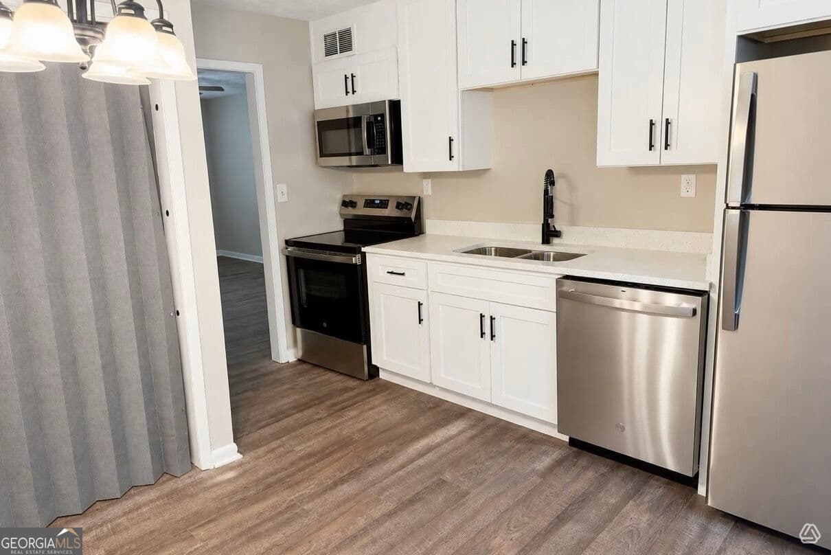 2 bedroom, 1 bathroom, 970 sq ft quadruplex for rent at 92 Brannan Street 3, Mcdonough, GA 30253 for $1,395 a month — photo 2