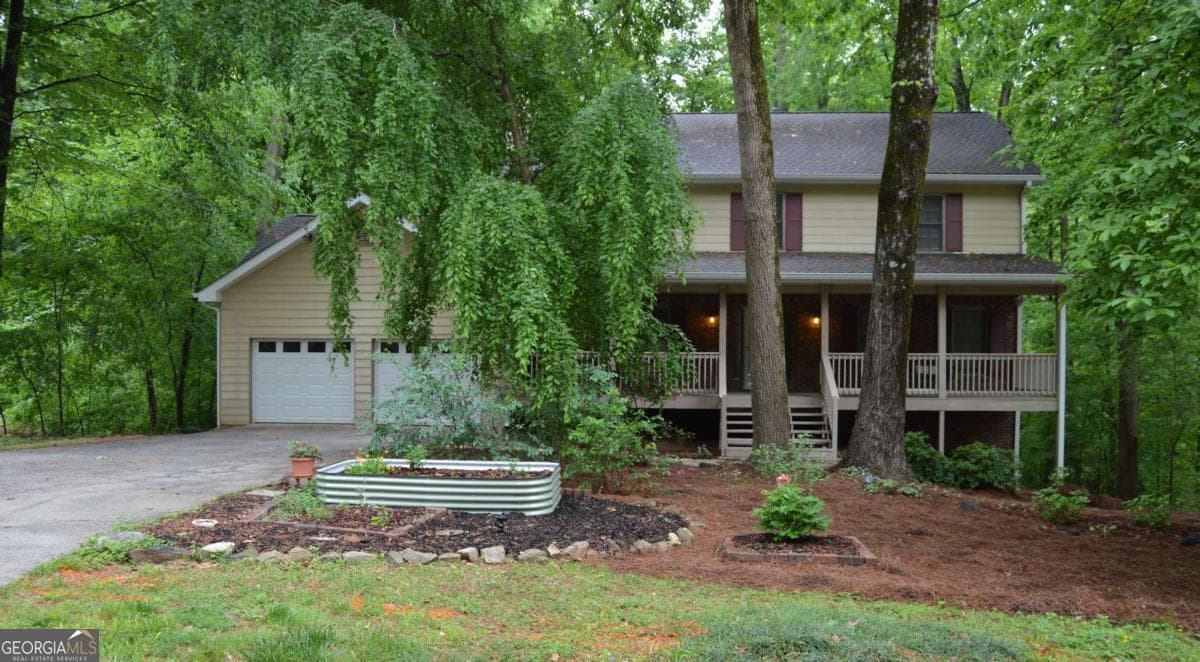 4 bedroom, 2.5 bathroom single family residence sold at 553 Old Mill Court, Norcross, GA 30093