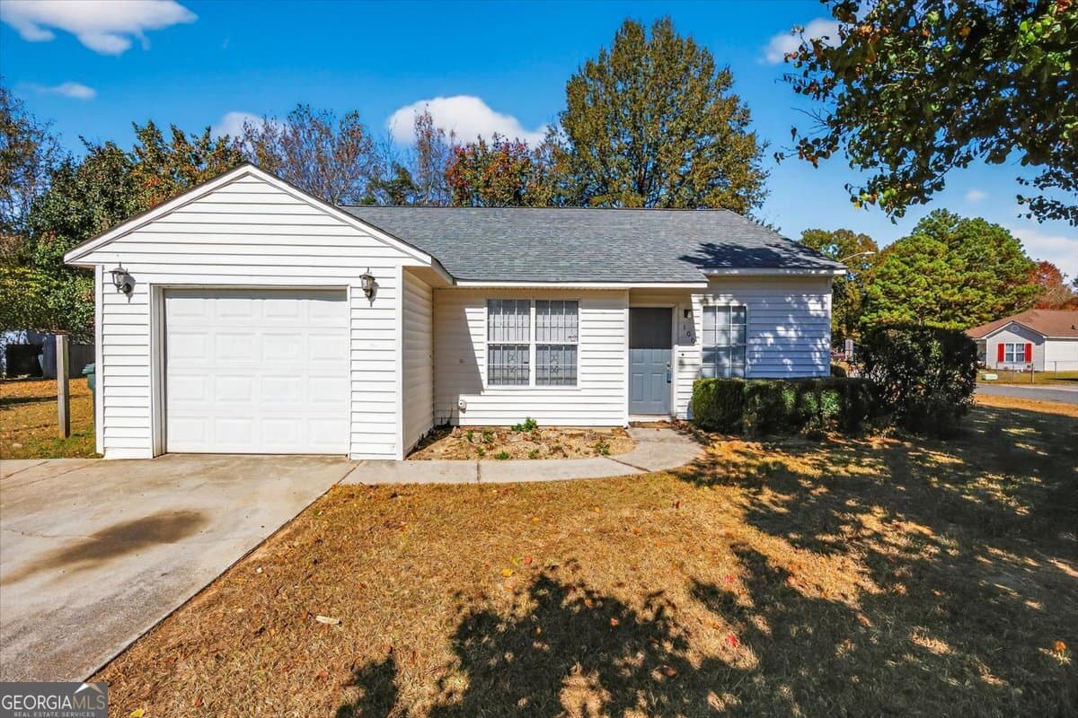 3 bedroom, 2 bathroom, 1,066 sq ft single family residence sold at 100 Mauldon Court, Warner Robins, GA 31093
