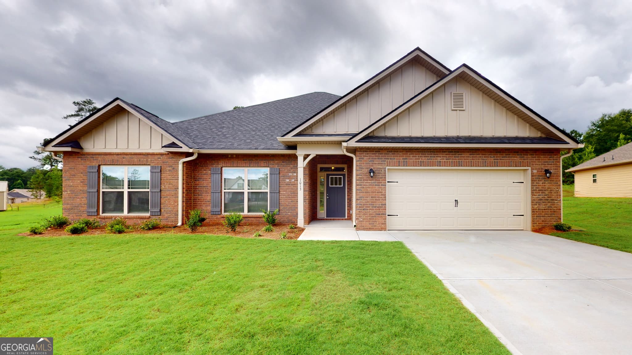 4 bedroom, 2.5 bathroom, 2,505 sq ft single family residence for sale at 1039 Holliday Pass 23, Griffin, GA 30223 — photo 3