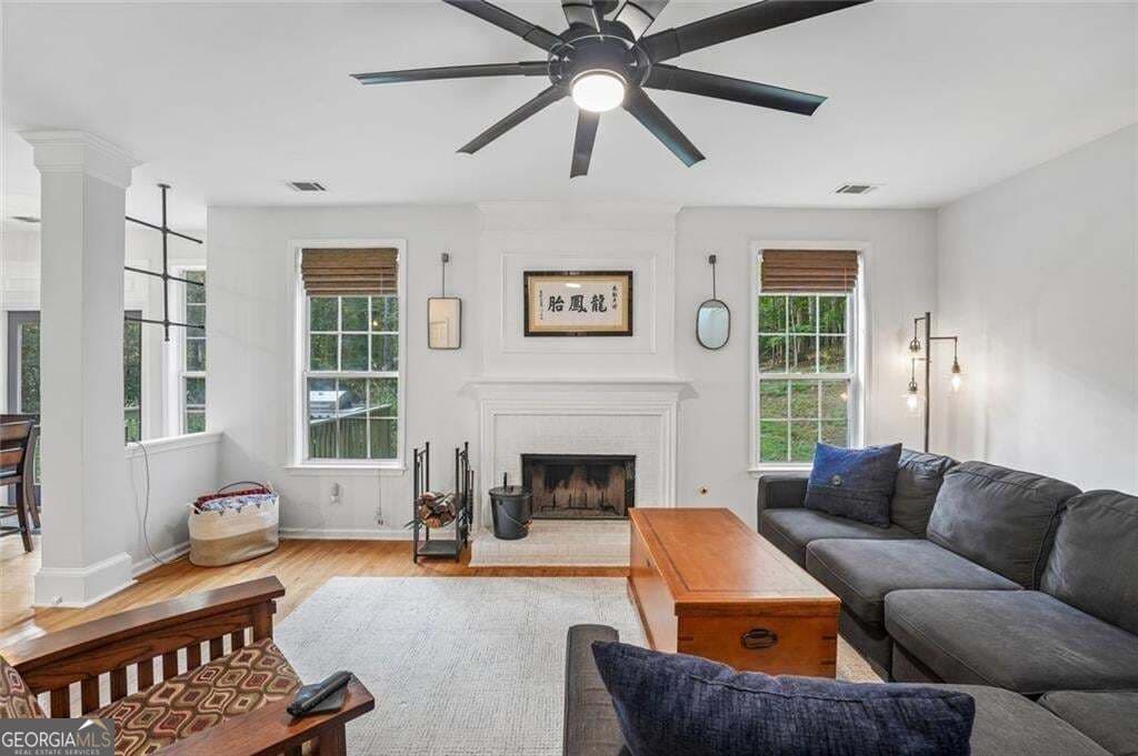 6 bedroom, 3.5 bathroom, 3,744 sq ft single family residence for sale at 195 Sable Pointe Drive, Milton, GA 30004 — photo 9
