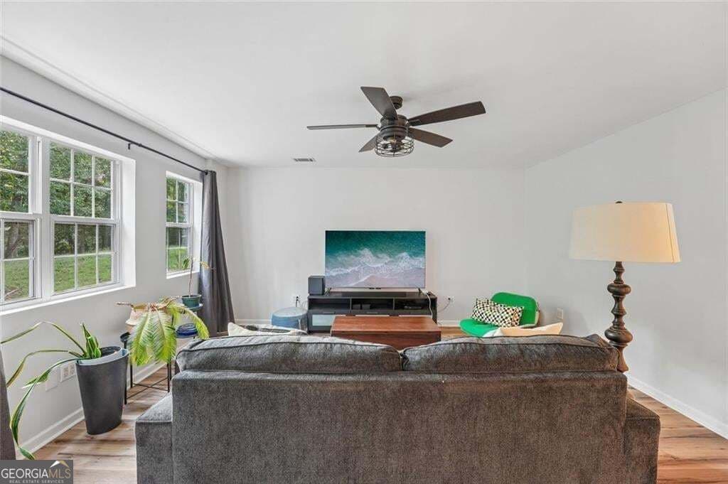 6 bedroom, 3.5 bathroom, 3,744 sq ft single family residence for sale at 195 Sable Pointe Drive, Milton, GA 30004 — photo 10