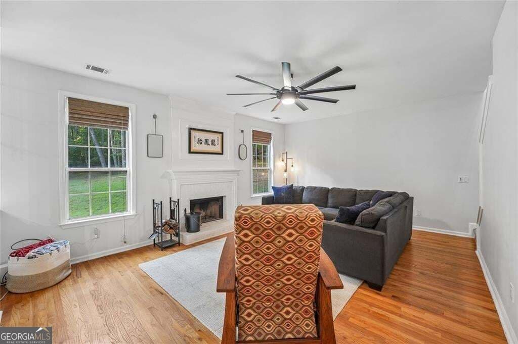 6 bedroom, 3.5 bathroom, 3,744 sq ft single family residence for sale at 195 Sable Pointe Drive, Milton, GA 30004 — photo 8