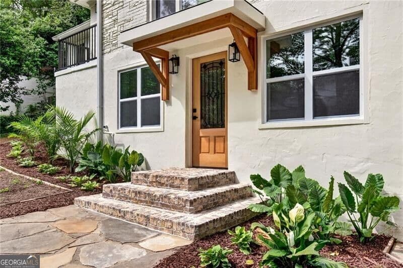 4 bedroom, 3 bathroom, 2,540 sq ft single family residence for sale at 656 Channing Drive, Atlanta, GA 30318 — photo 3