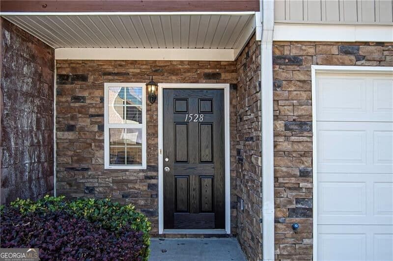 2 bedroom, 2.5 bathroom, 1,268 sq ft townhouse for sale at 1528 Box Circle, Winder, GA 30680 — photo 2