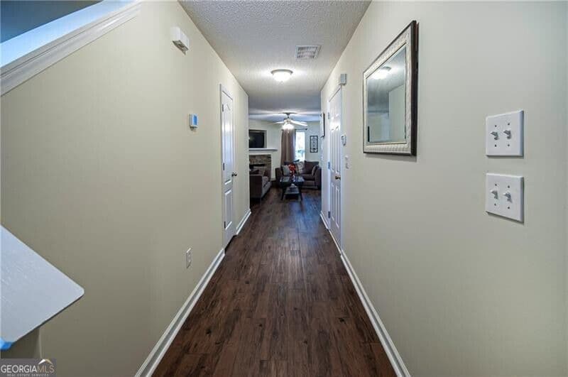 2 bedroom, 2.5 bathroom, 1,268 sq ft townhouse for sale at 1528 Box Circle, Winder, GA 30680 — photo 3