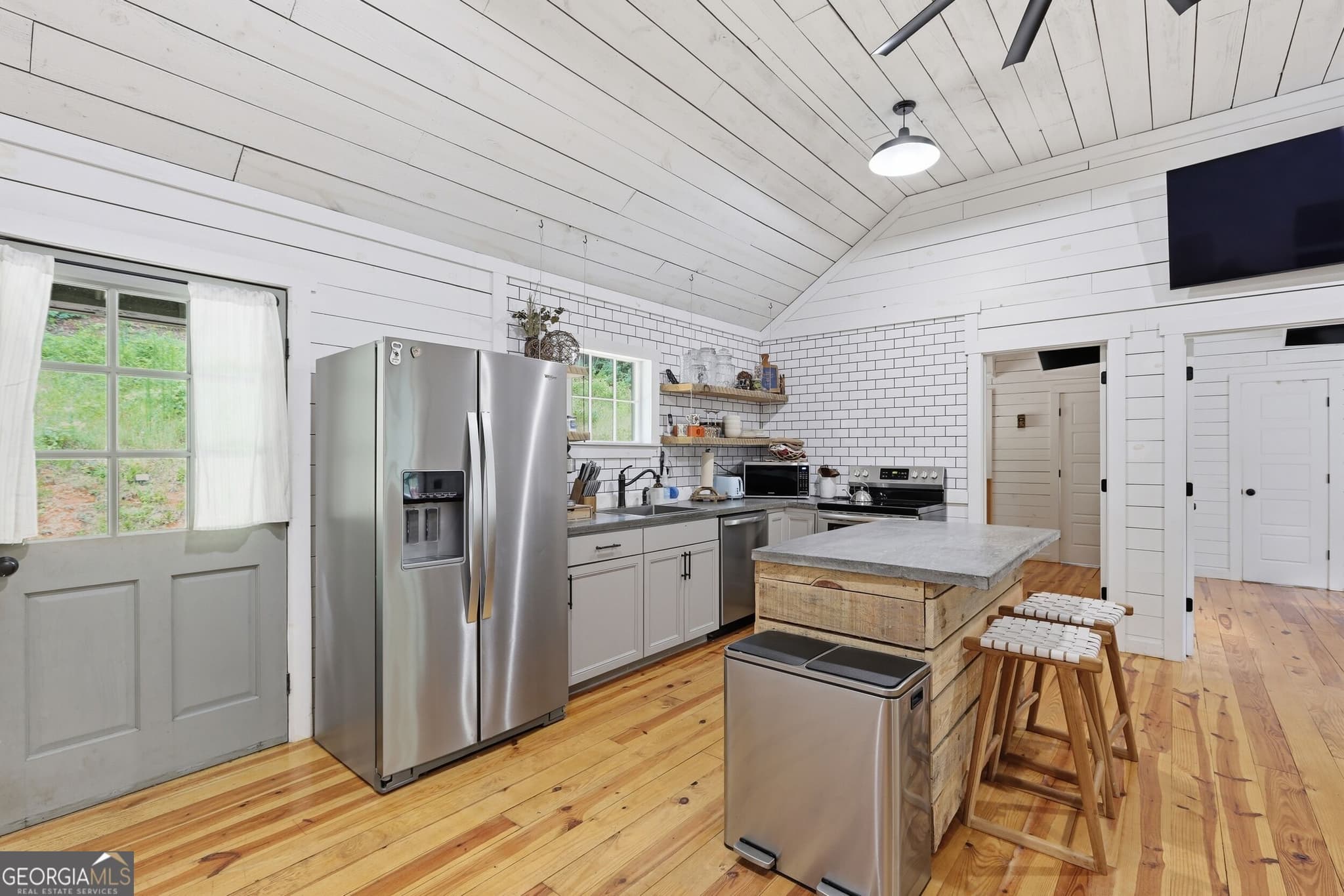 3 bedroom, 2 bathroom, 1,200 sq ft single family residence for sale at 121 Waterfalls Way, Clarkesville, GA 30523 — photo 6