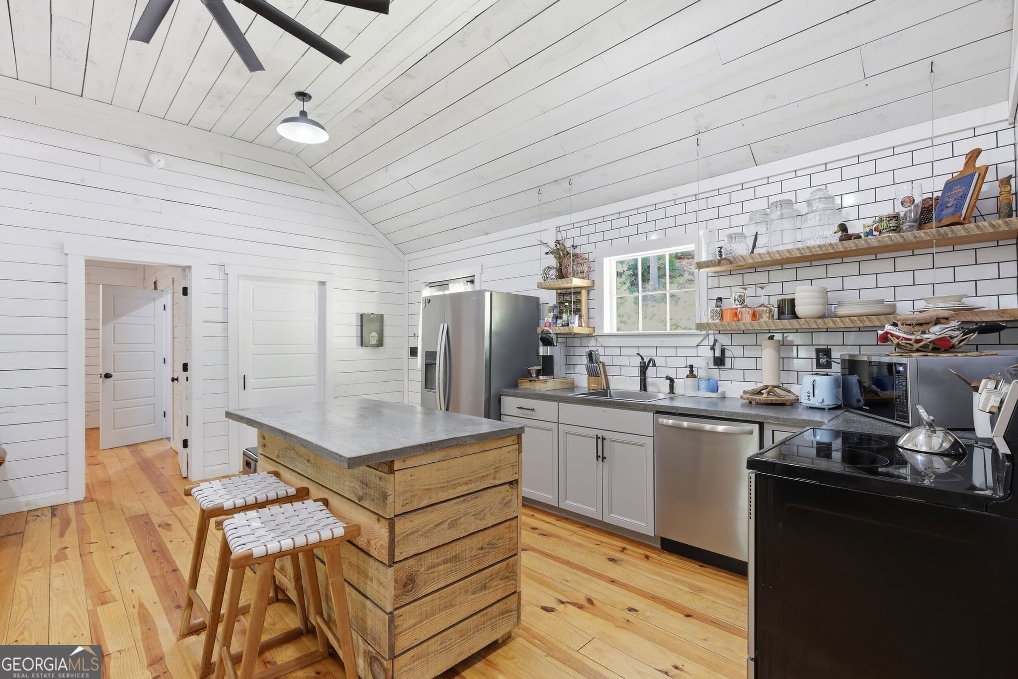 3 bedroom, 2 bathroom, 1,200 sq ft single family residence for sale at 121 Waterfalls Way, Clarkesville, GA 30523 — photo 9