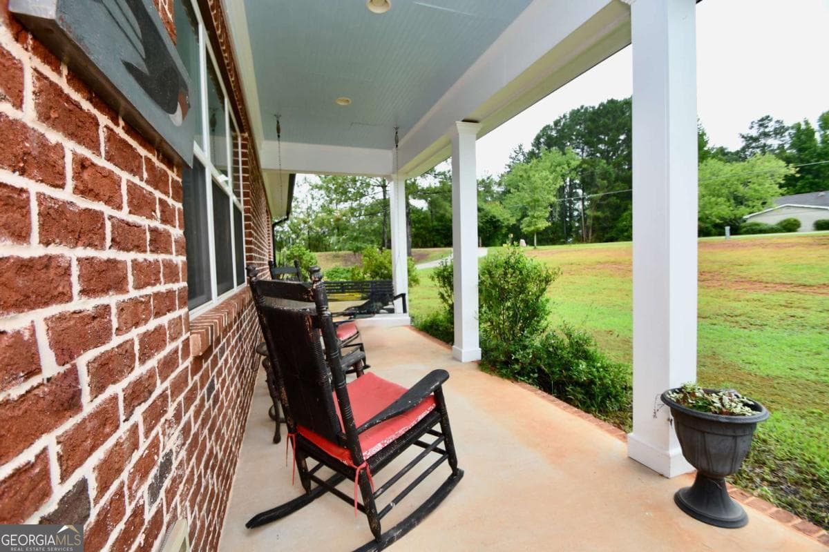 2 bedroom, 2.5 bathroom, 2,470 sq ft single family residence for sale at 2210 Flat Rock Road, Watkinsville, GA 30677 — photo 4