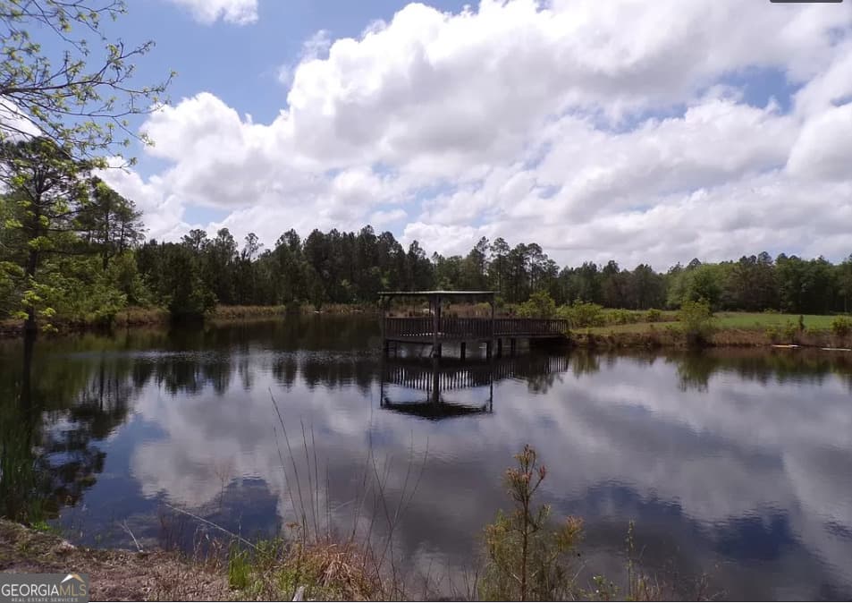 5 bedroom, 2 bathroom, 2,124 sq ft single family residence for sale at 2606 Beechwood Drive, Jesup, GA 31545 — photo 7