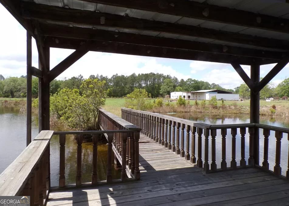 5 bedroom, 2 bathroom, 2,124 sq ft single family residence for sale at 2606 Beechwood Drive, Jesup, GA 31545 — photo 3