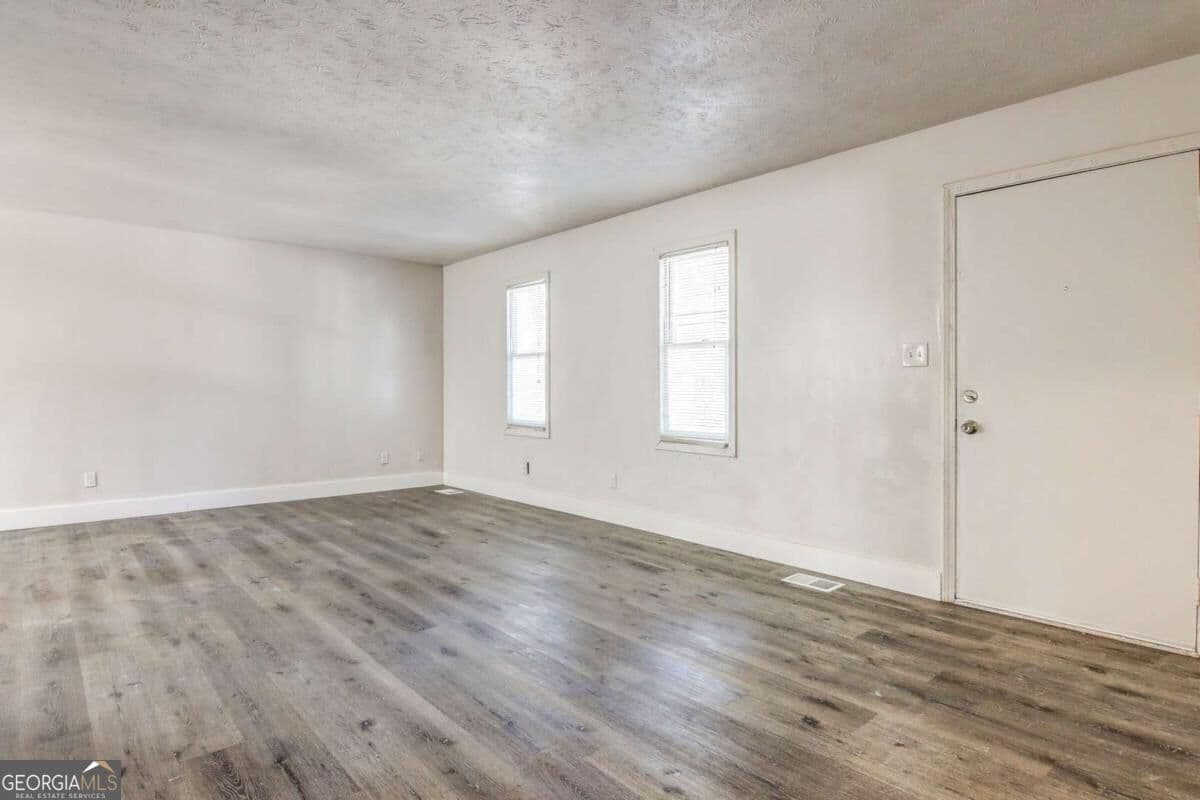 3 bedroom, 2 bathroom, 1,204 sq ft single family residence for rent at 1764 Big Horn Court, Conyers, GA 30013 for $1,600 a month — photo 3
