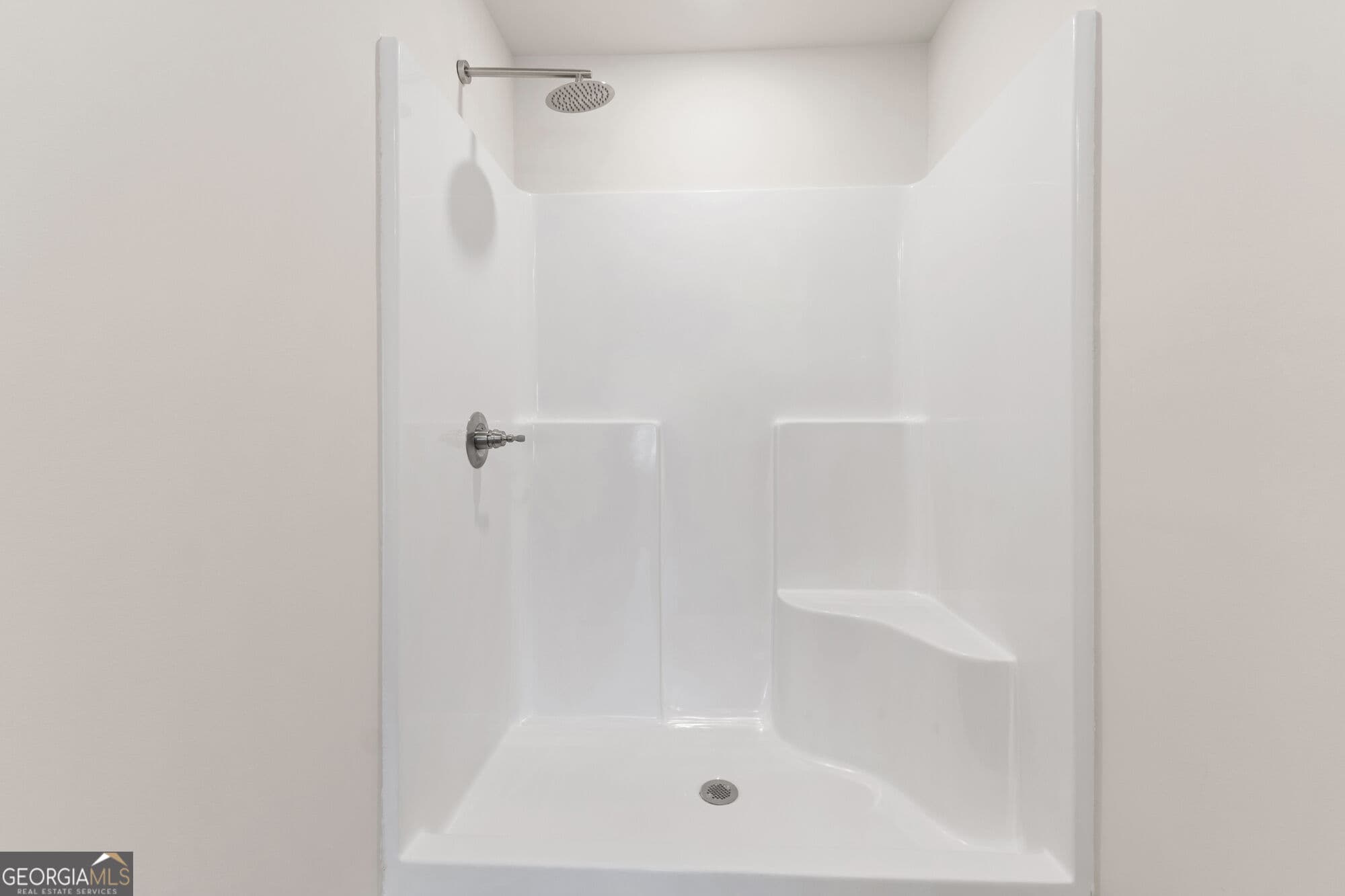 3 bedroom, 2.5 bathroom, 1,598 sq ft townhouse for sale at 8312 Columbia Court, Palmetto, GA 30268 — photo 4