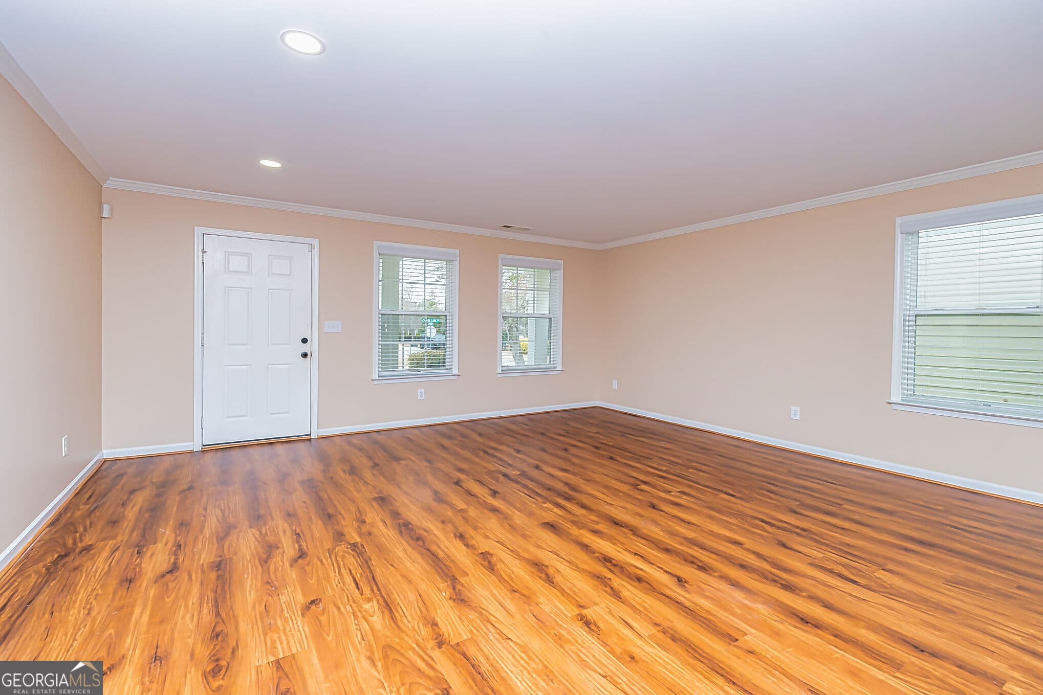 3 bedroom, 2.5 bathroom, 2,574 sq ft single family residence for sale at 30 Park Lane Circle, Newnan, GA 30265 — photo 6