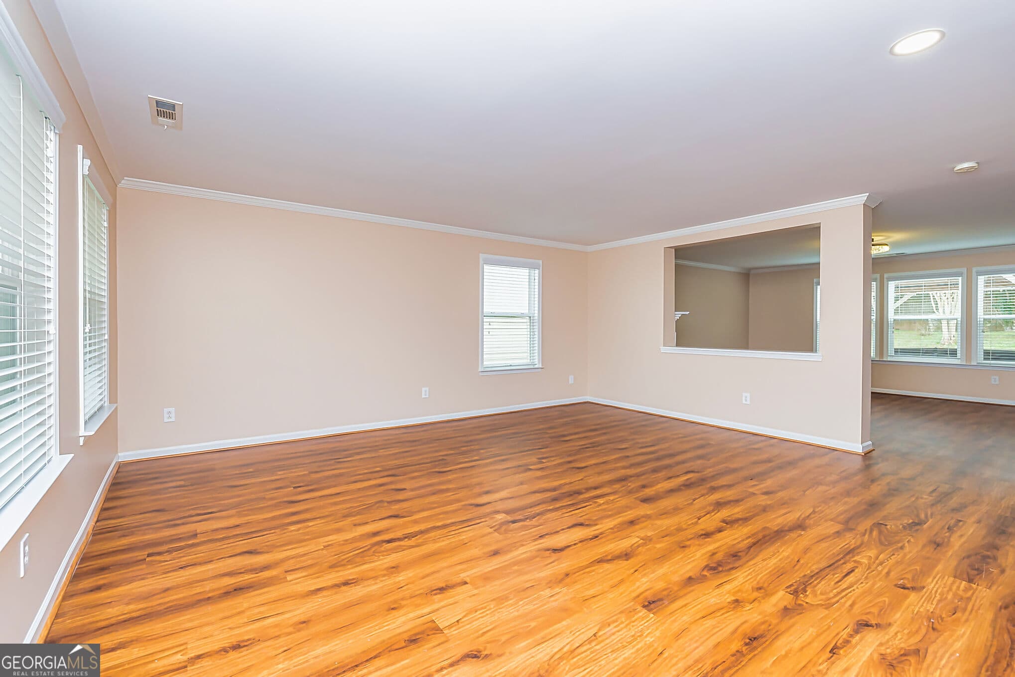 3 bedroom, 2.5 bathroom, 2,574 sq ft single family residence for sale at 30 Park Lane Circle, Newnan, GA 30265 — photo 5