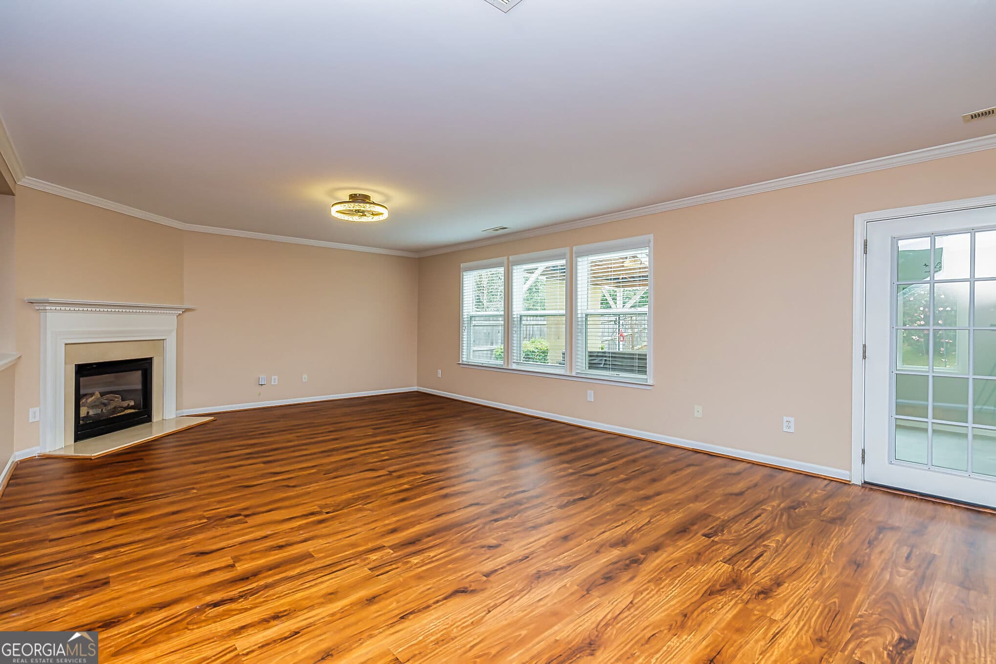 3 bedroom, 2.5 bathroom, 2,574 sq ft single family residence for sale at 30 Park Lane Circle, Newnan, GA 30265 — photo 8