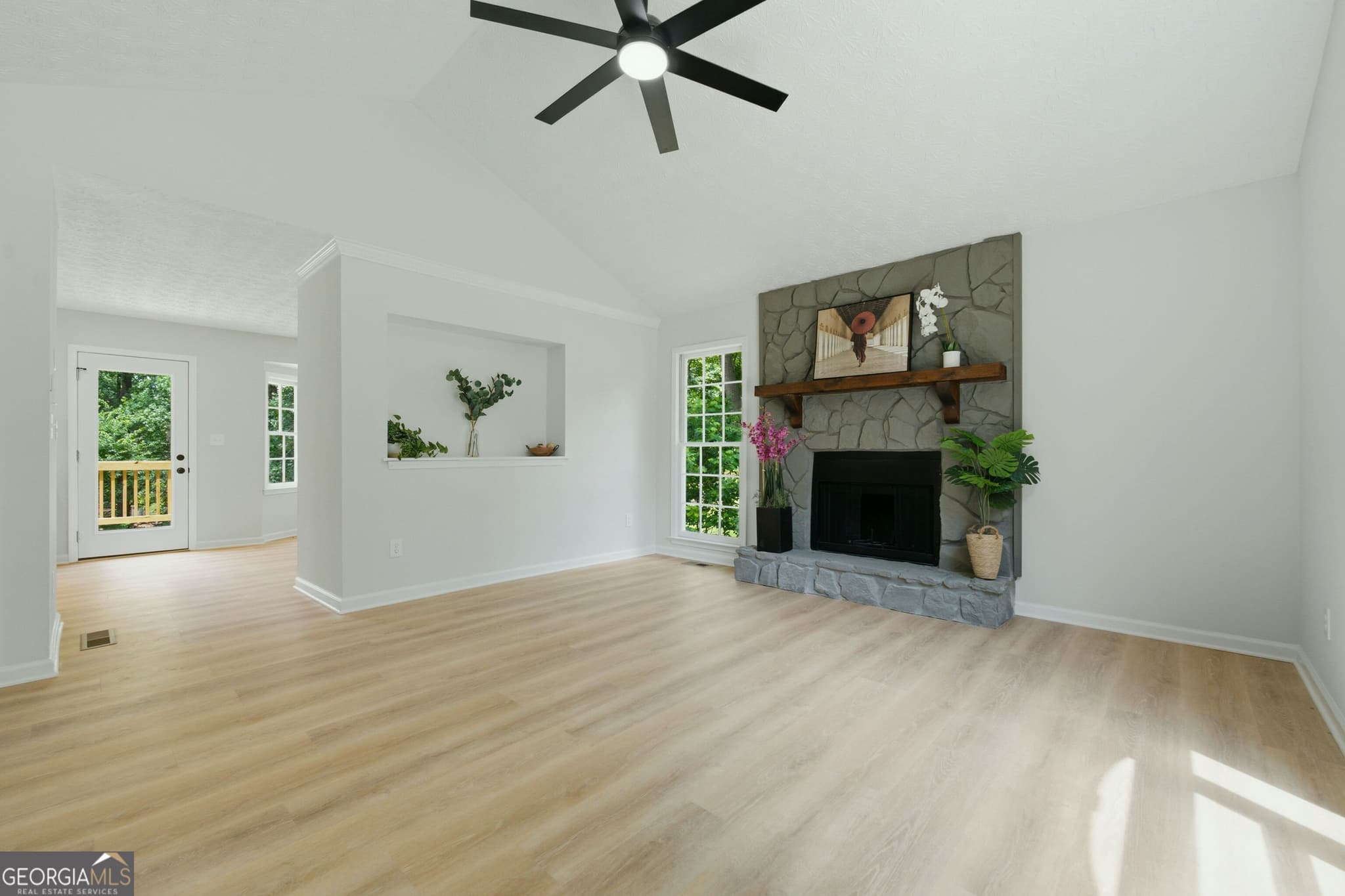3 bedroom, 2 bathroom, 2,302 sq ft single family residence for sale at 6231 Emerald Springs Drive, Acworth, GA 30102 — photo 5