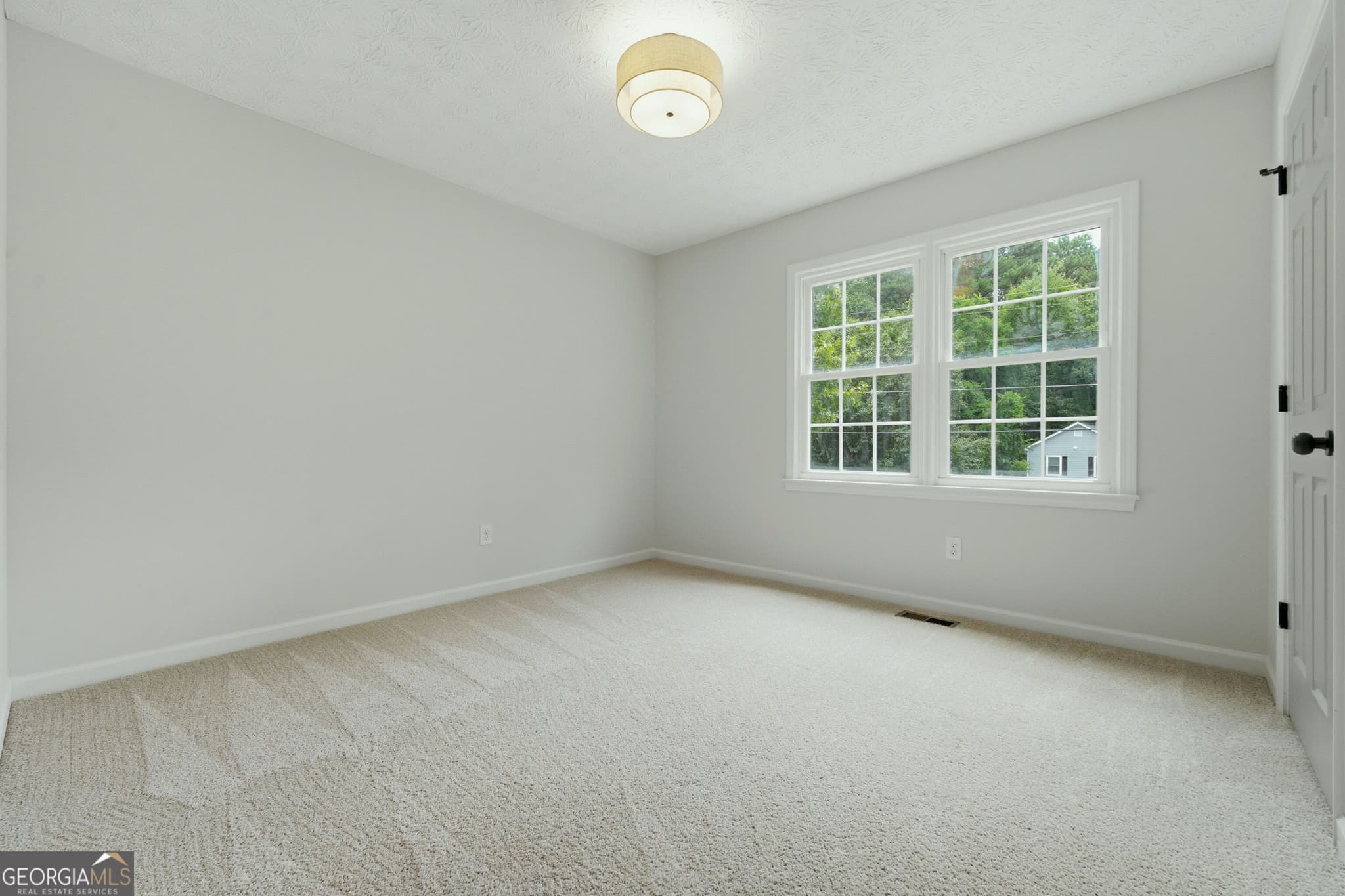 3 bedroom, 2 bathroom, 2,302 sq ft single family residence for sale at 6231 Emerald Springs Drive, Acworth, GA 30102 — photo 9