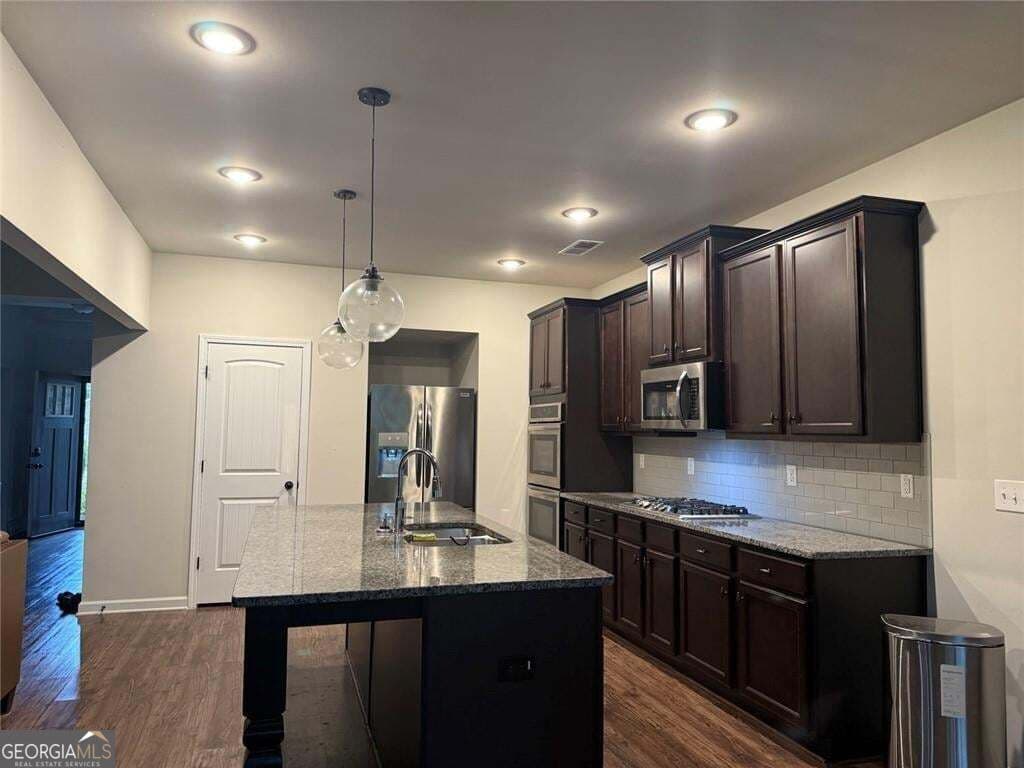 5 bedroom, 3.5 bathroom, 3,496 sq ft single family residence for sale at 801 Relic Ridge, Hampton, GA 30228 — photo 7