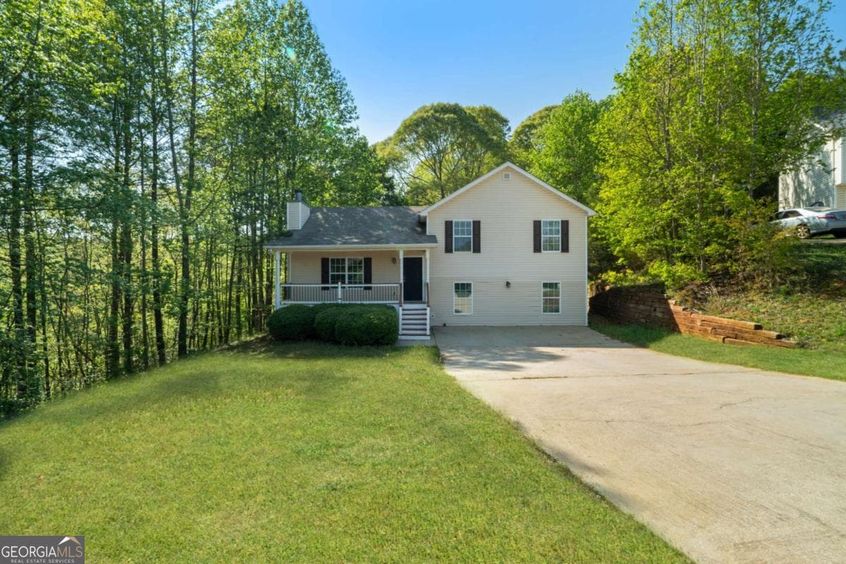 4 bedroom, 2 bathroom, 2,000 sq ft single family residence sold at 3855 Lee Ann Drive, Gainesville, GA 30507