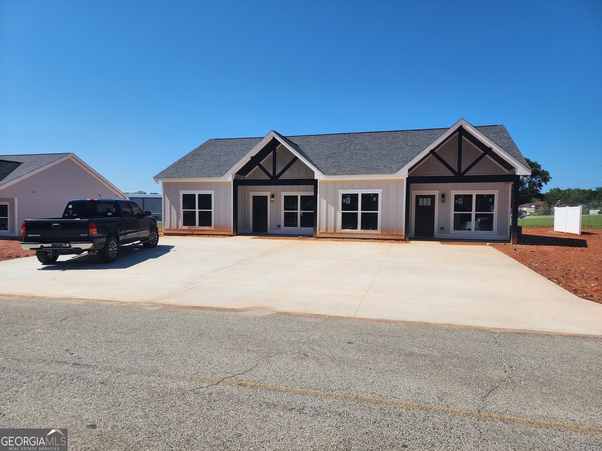 2 bedroom, 2 bathroom, 1,000 sq ft duplex for rent at 18,46,66 CLAY Street, Hartwell, GA 30643 for $1,500 a month — photo 1 of 1