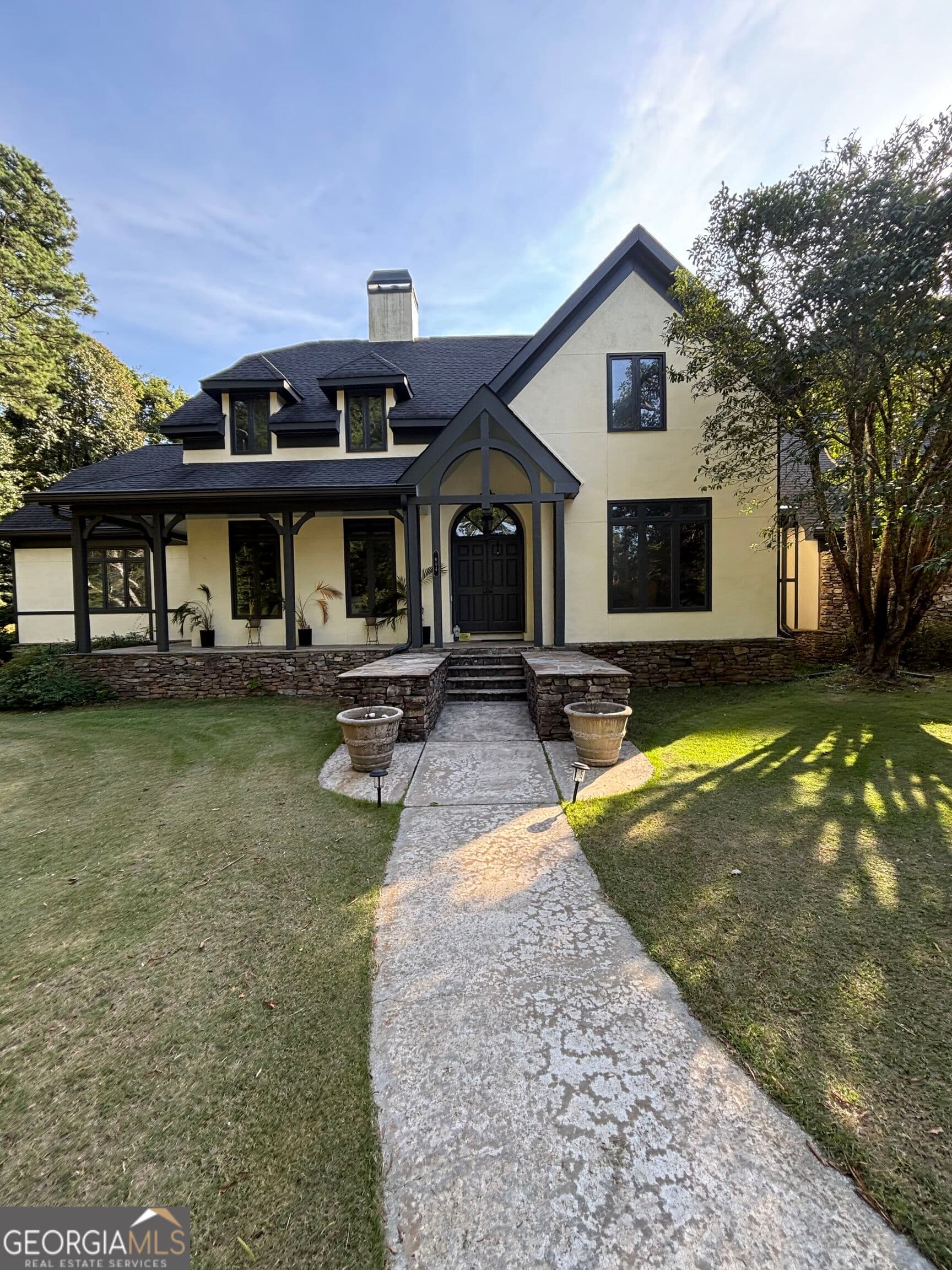 3 bedroom, 3.5 bathroom, 3,982 sq ft single family residence for sale at 604 Maddox Road, Griffin, GA 30224 — photo 1 of 118