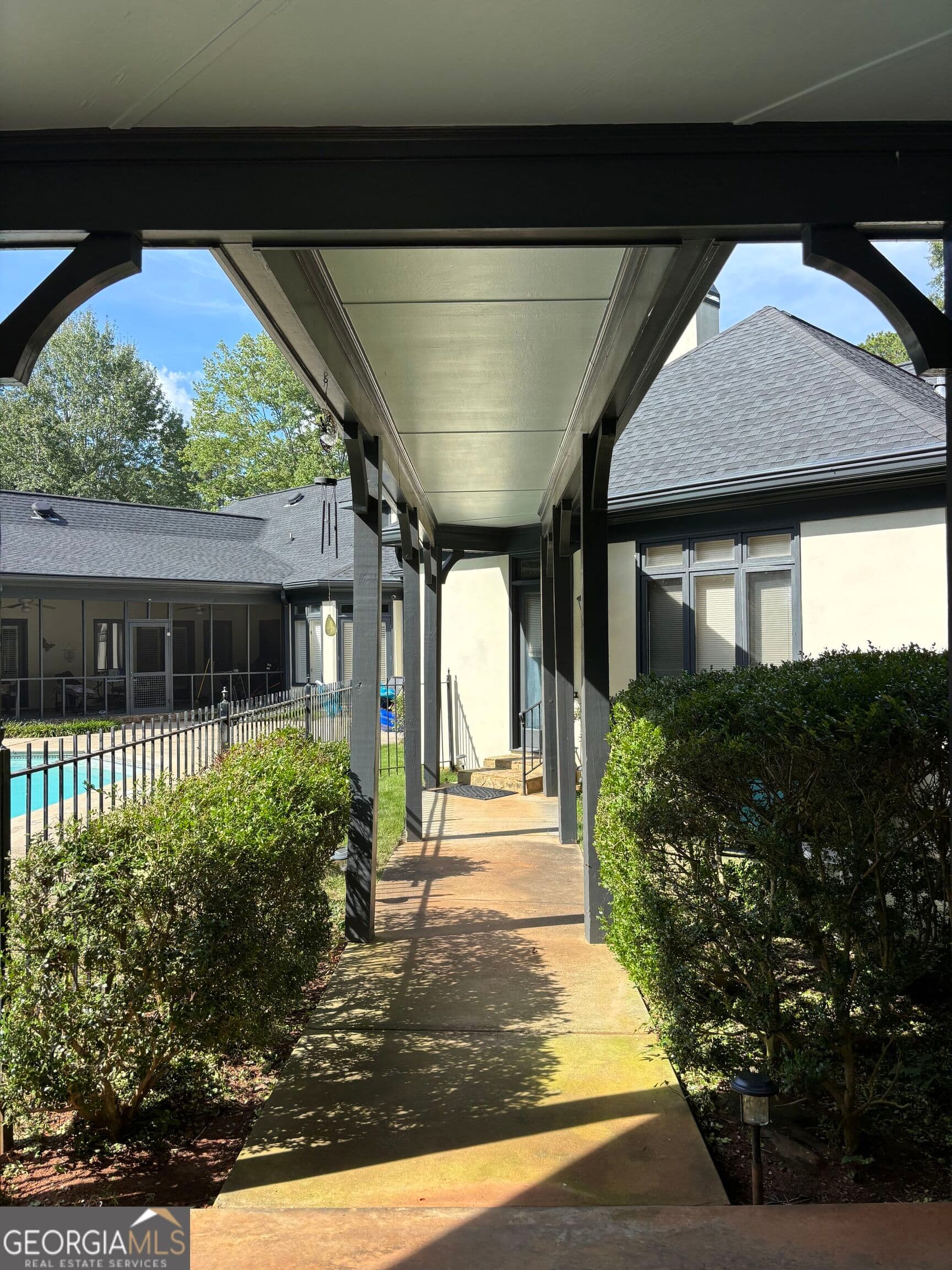3 bedroom, 3.5 bathroom, 3,982 sq ft single family residence for sale at 604 Maddox Road, Griffin, GA 30224 — photo 4