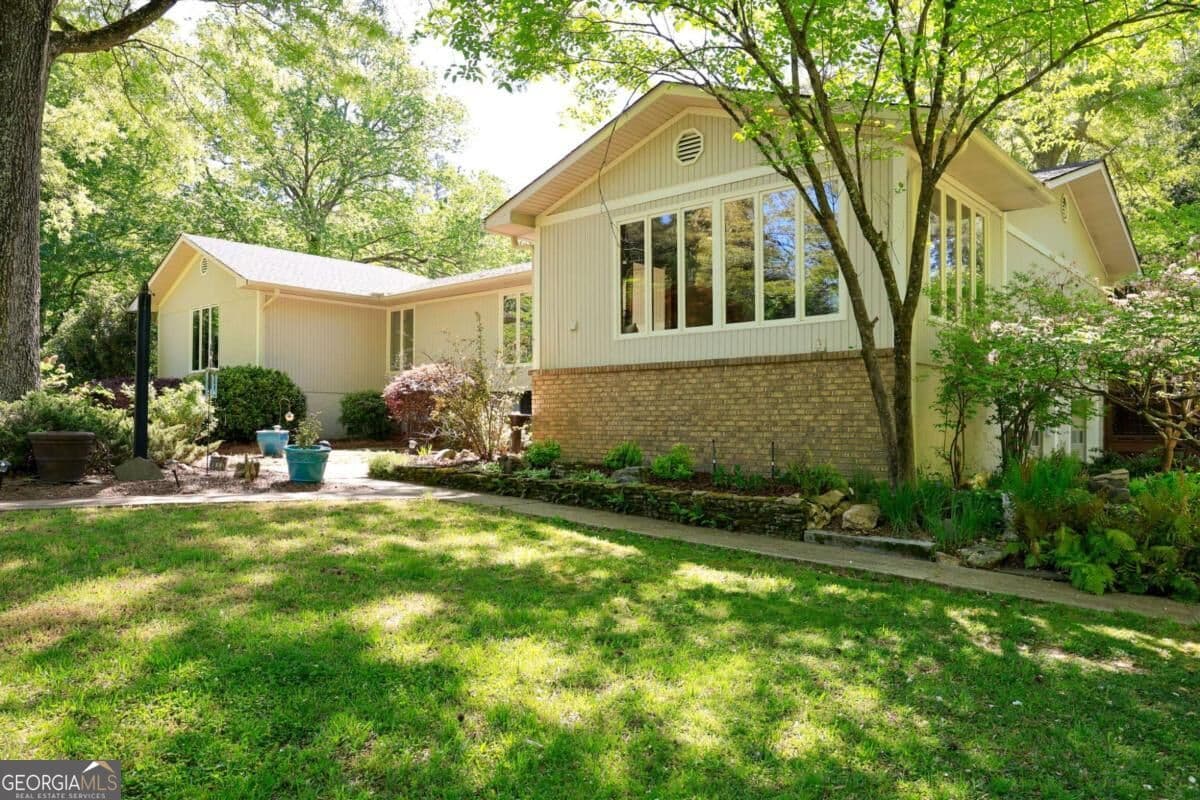 3 bedroom, 2 bathroom, 2,350 sq ft single family residence for sale at 8277 Buchanan Highway, Dallas, GA 30157 — photo 2