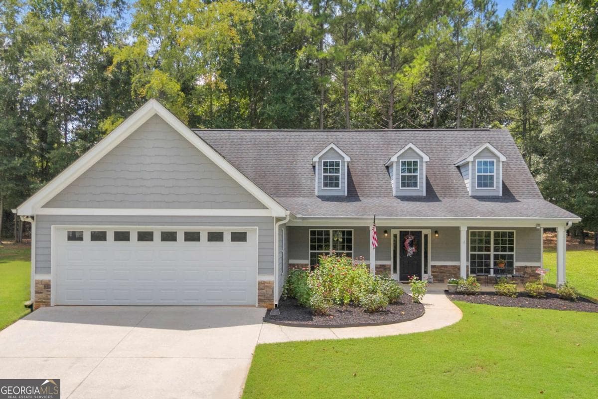 3 bedroom, 2 bathroom, 1,836 sq ft single family residence for sale at 388 Belmont Park Drive, Commerce, GA 30529 — photo 1 of 40