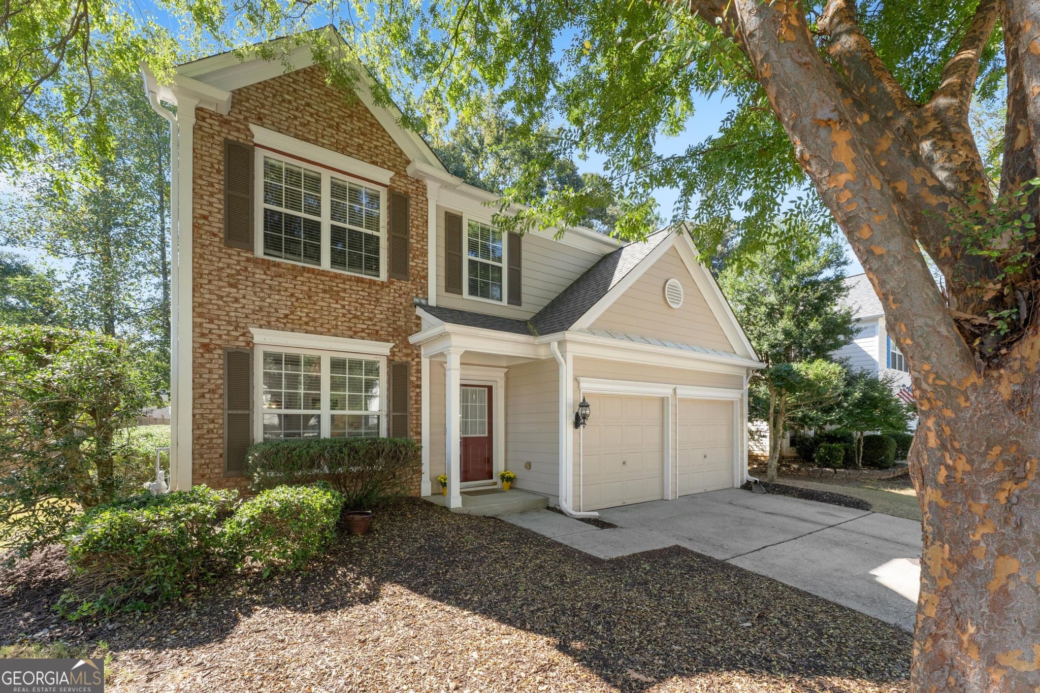 3 bedroom, 2.5 bathroom, 1,974 sq ft single family residence for sale at 123 Wallnut Hall Circle, Woodstock, GA 30189 — photo 2