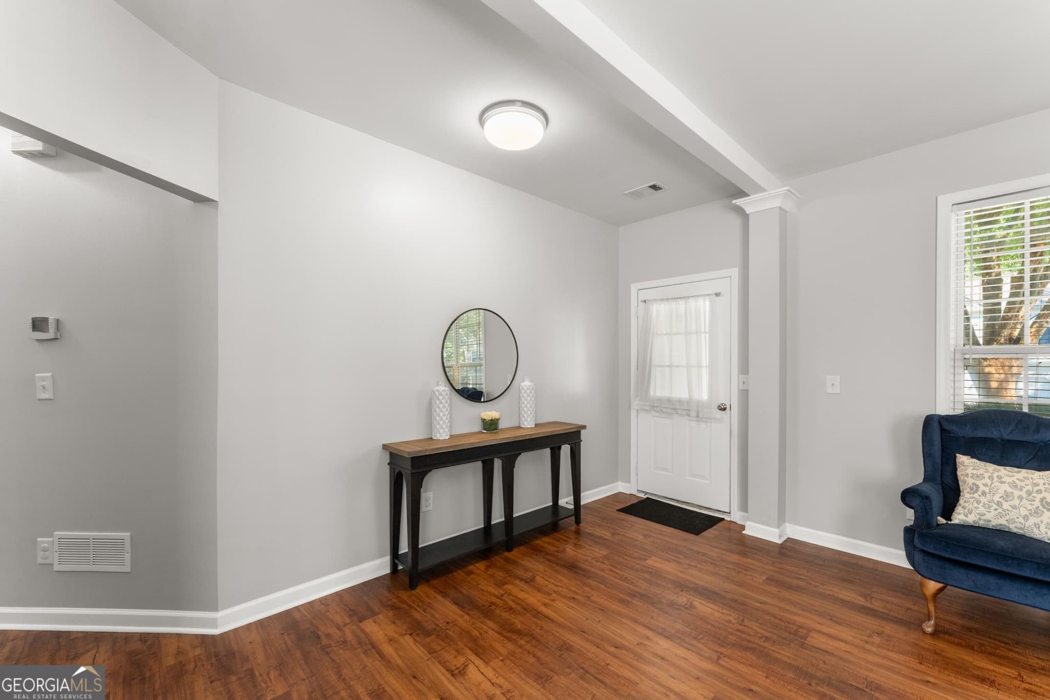 3 bedroom, 2.5 bathroom, 1,974 sq ft single family residence for sale at 123 Wallnut Hall Circle, Woodstock, GA 30189 — photo 6
