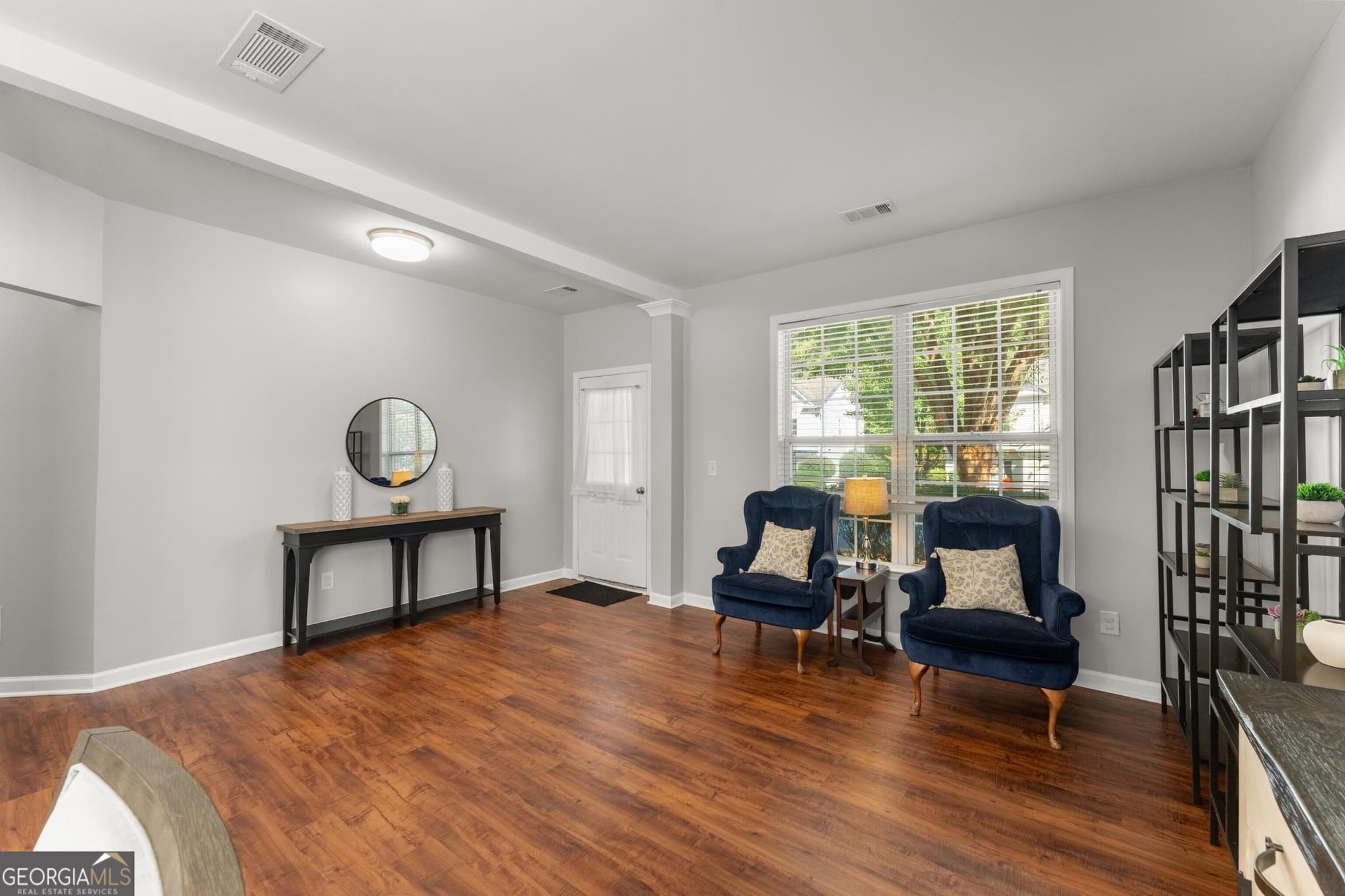 3 bedroom, 2.5 bathroom, 1,974 sq ft single family residence for sale at 123 Wallnut Hall Circle, Woodstock, GA 30189 — photo 7