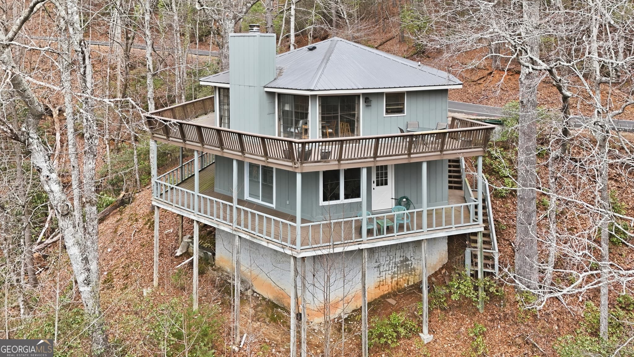 4 bedroom, 3 bathroom, 1,980 sq ft single family residence for sale at 578 Saddleback Circle, Sky Valley, GA 30537 — photo 3