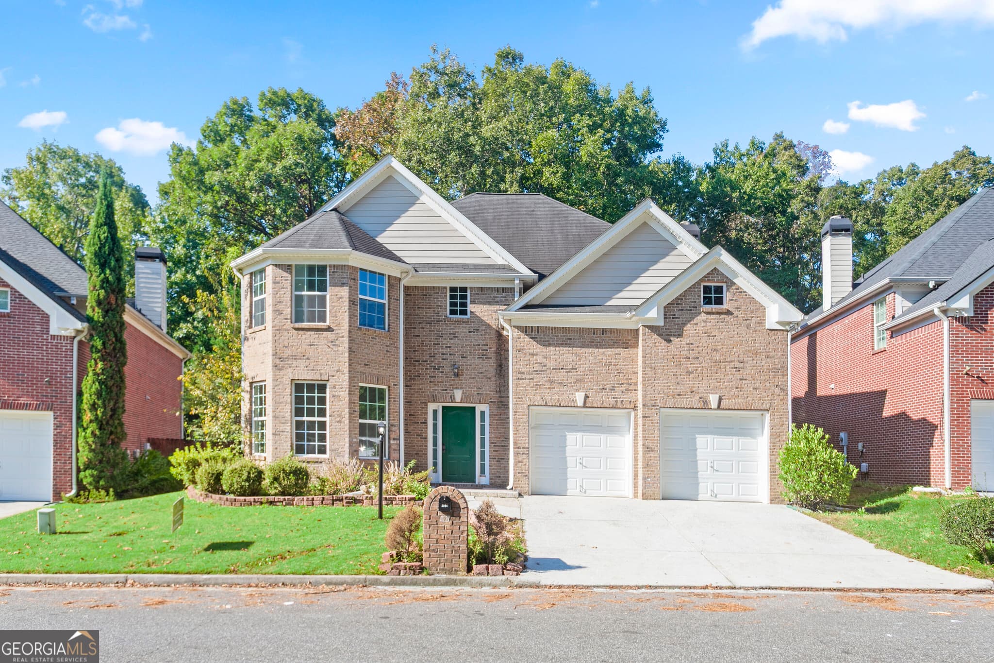 4 bedroom, 2.5 bathroom, 2,790 sq ft single family residence for sale at 2894 Ashly Woods Court, Snellville, GA 30078 — photo 1 of 48
