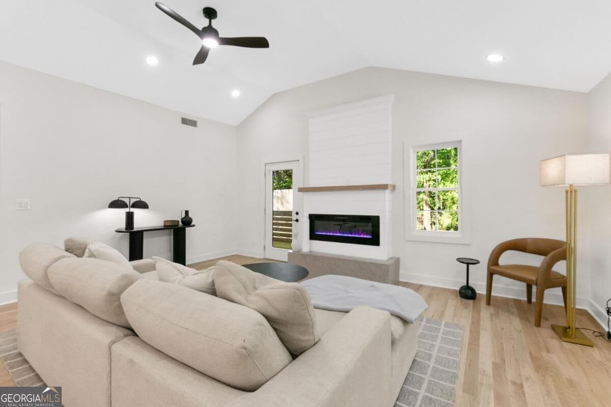5 bedroom, 3 bathroom, 2,879 sq ft single family residence for sale at 3154 Briarcliff Way, Atlanta, GA 30345 — photo 5