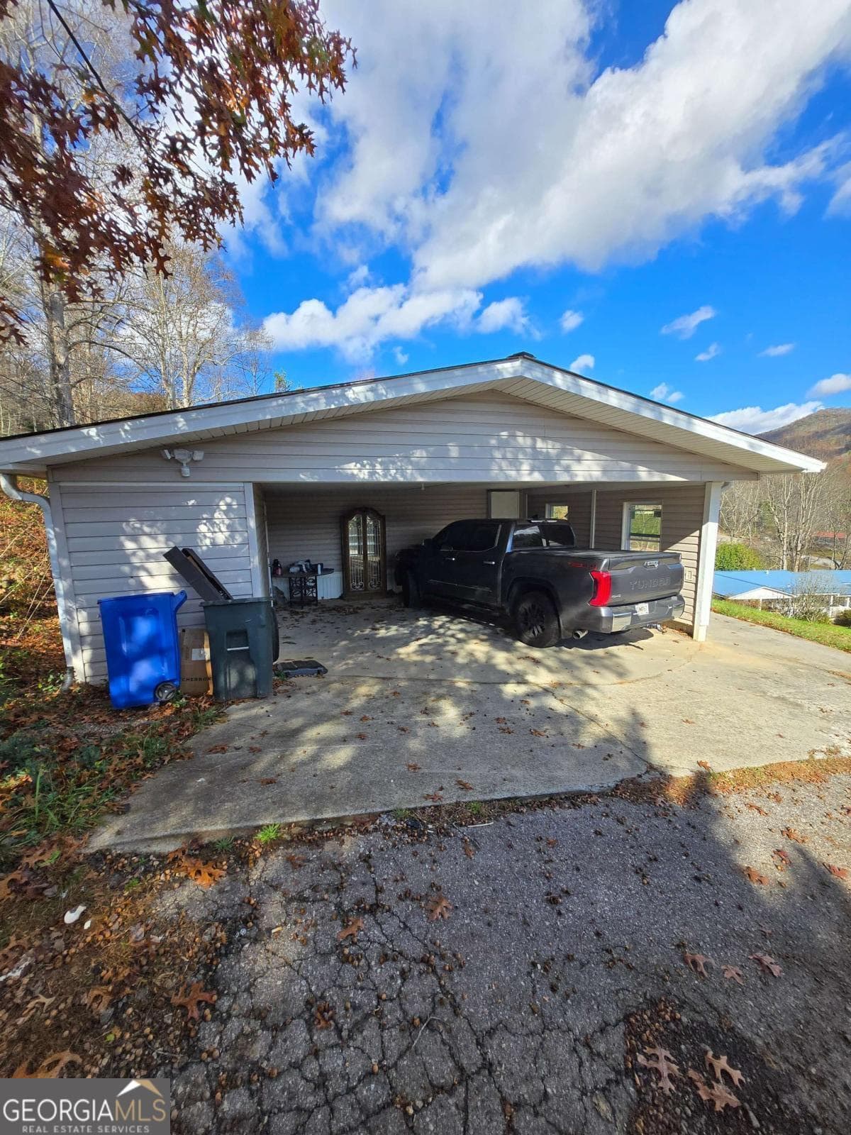 3 bedroom, 2 bathroom, 1,444 sq ft single family residence for sale at 325 Scataway Road, Hiawassee, GA 30546 — photo 5