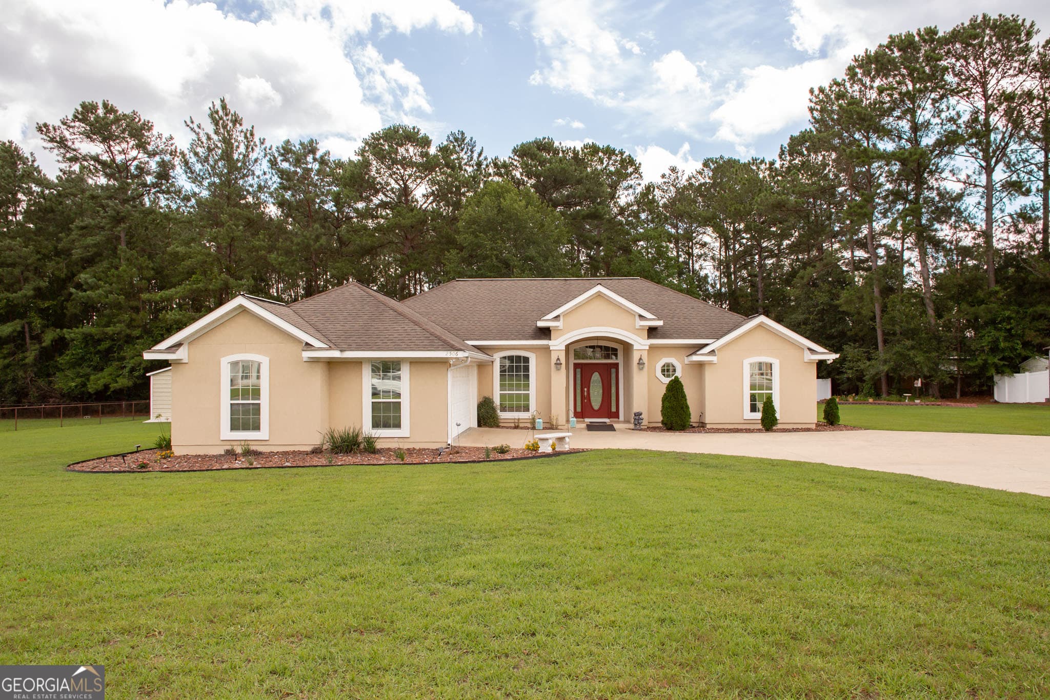 3 bedroom, 2 bathroom, 2,074 sq ft single family residence for sale at 2506 Lejuene Road, Waycross, GA 31501 — photo 3