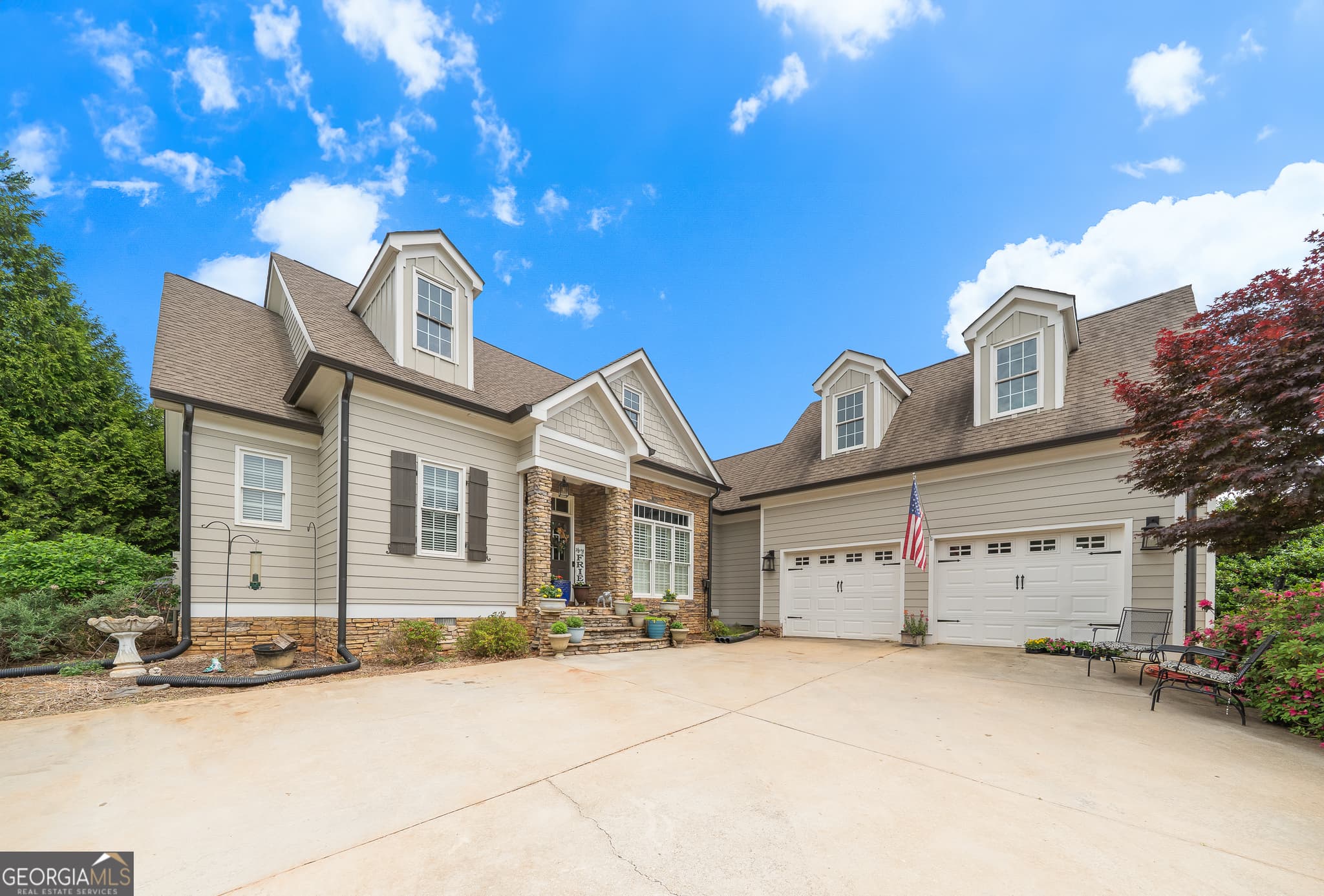 3 bedroom, 3.5 bathroom, 2,642 sq ft single family residence sold at 1001 Devon Drive, Madison, GA 30650