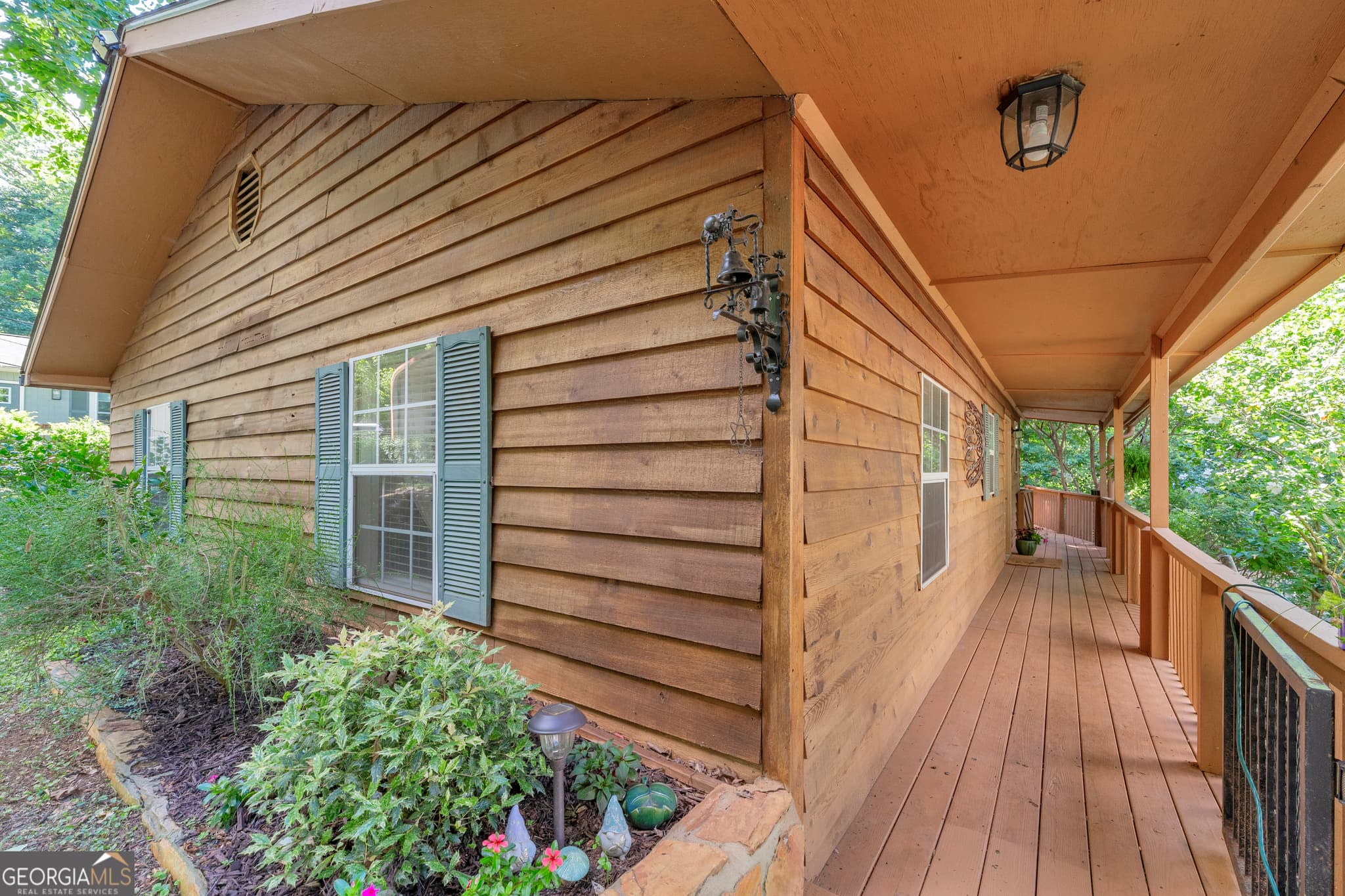 2 bedroom, 2 bathroom, 1,008 sq ft cabin,single family residence for sale at 776 Normandy Trail, Lavonia, GA 30553 — photo 6