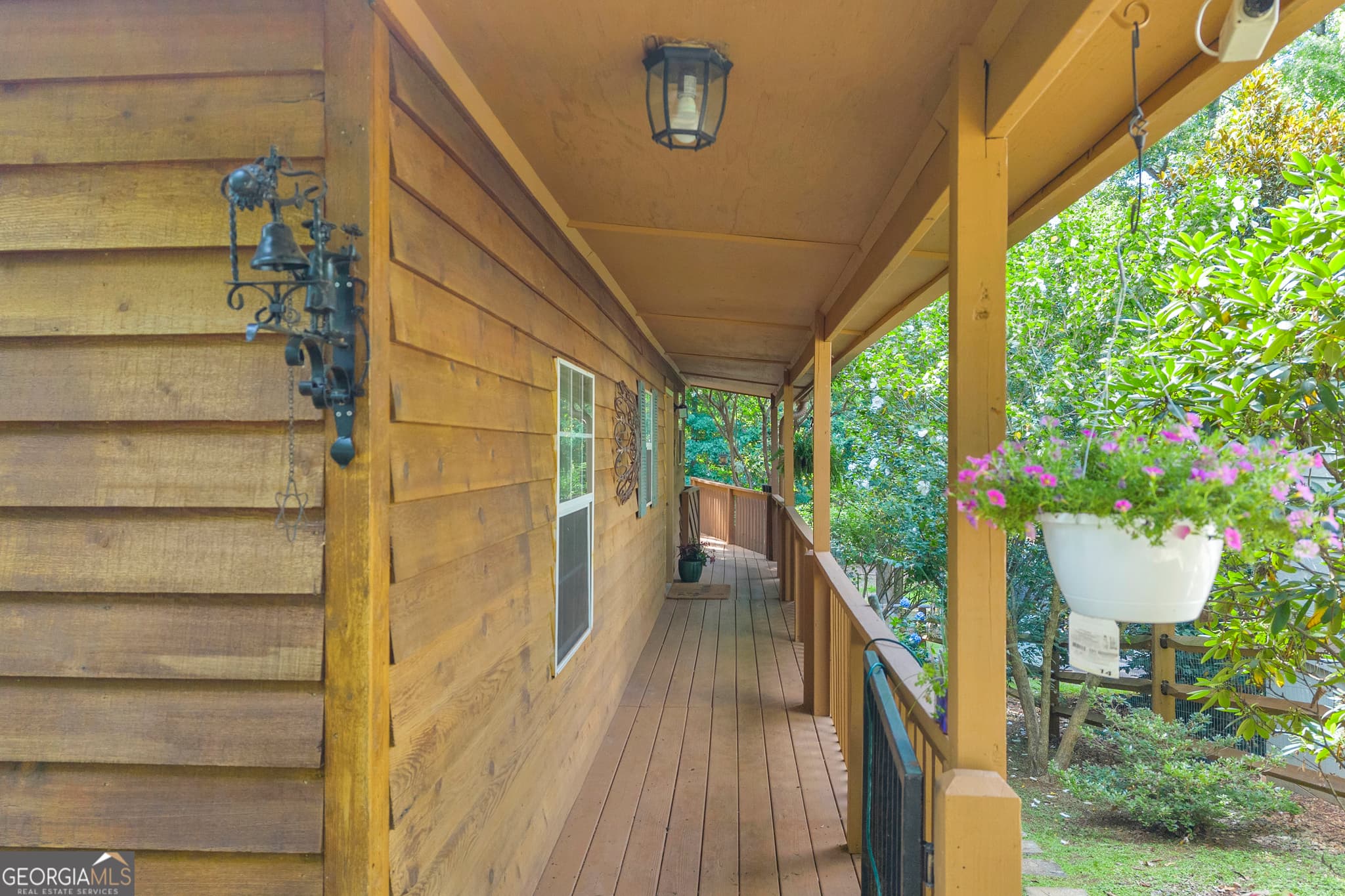 2 bedroom, 2 bathroom, 1,008 sq ft cabin,single family residence for sale at 776 Normandy Trail, Lavonia, GA 30553 — photo 7