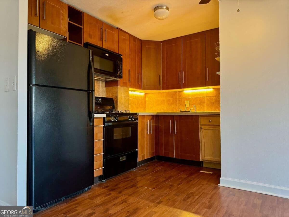 1 bedroom, 1 bathroom, 667 sq ft condominium for sale at 2285 Peachtree Road 1101, Atlanta, GA 30309 — photo 7